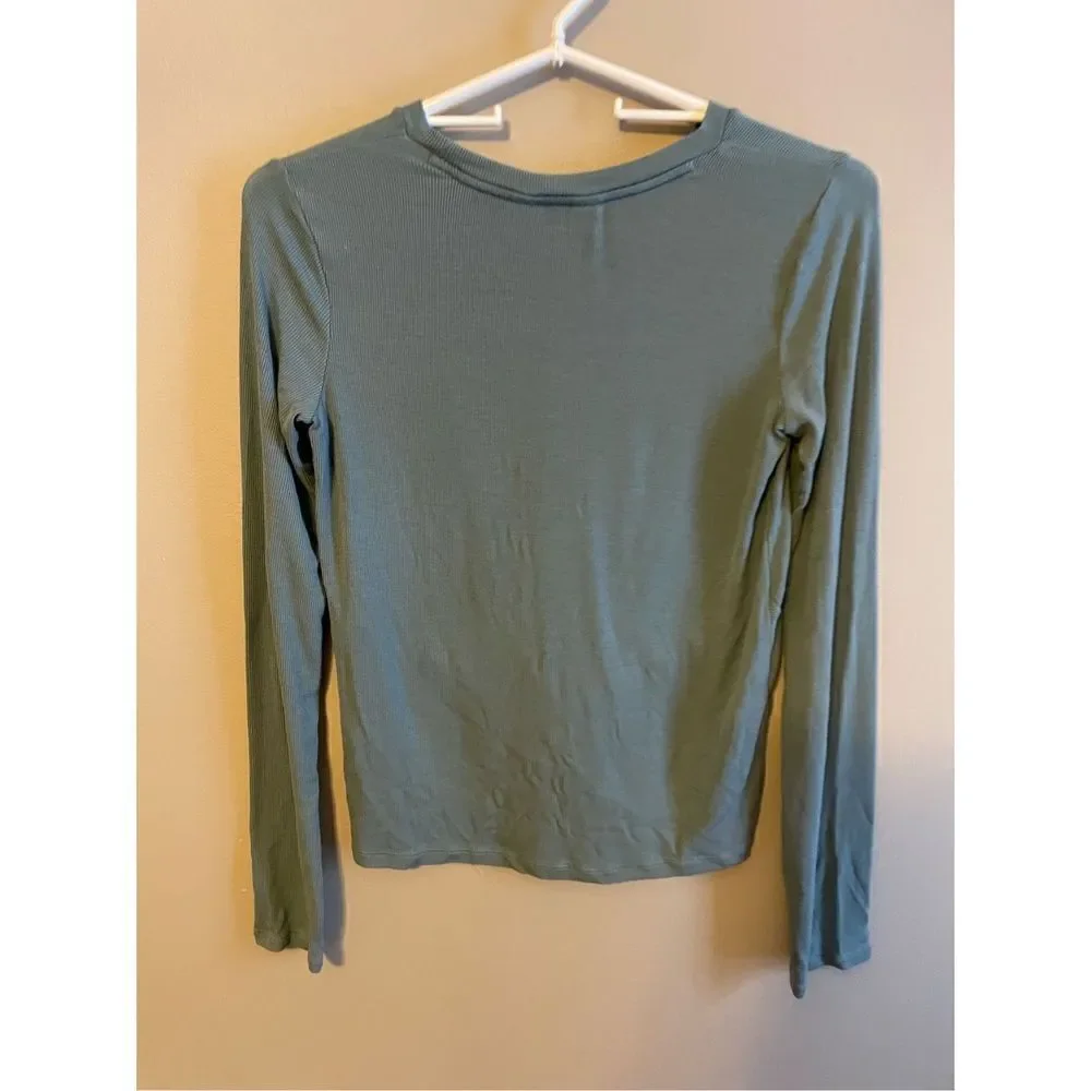 Athleta Girls Shirt (XL)